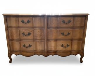 Thomasville French Provincial Serpentine Dresser