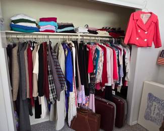 Vintage Women's Clothing