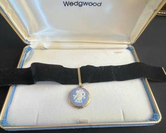 Wedgwood Jasperware Cameo Pendant Necklace