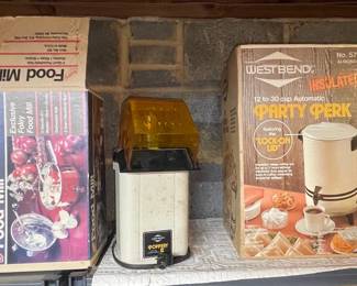 West Bend 12-30 Cup Automatic Party Perk Coffee Urn