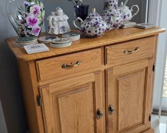 Cabinet Server Tea Pots