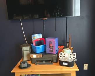 LG TV  OFFICE  ART ITEMS