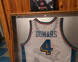 Dumar Signed Shirt and Picture