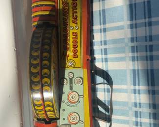 Vintage 1930‘s Tin Litho Sparkling Double Action Toy Rifle