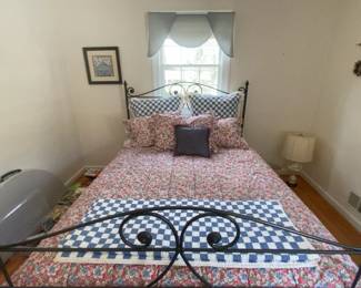 Vintage-Style Wrought Iron Bed Frame with Scrolled Design
