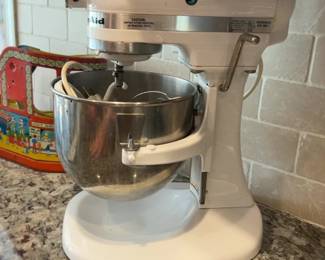 KitchenAid Professional Bowl-Lift Stand Mixer with Attachments