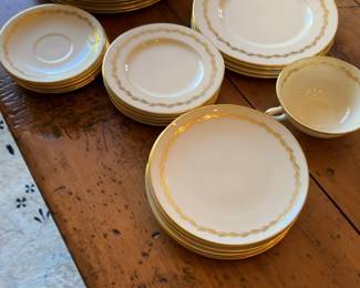 Lenox Gold Leaf Border Fine China Dinnerware Set