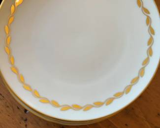 Lenox Gold Leaf Border Fine China Dinnerware Set