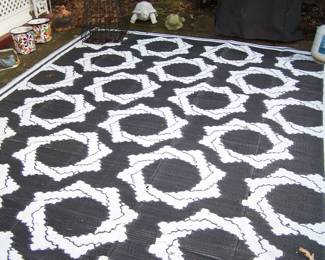 PATIO RUG