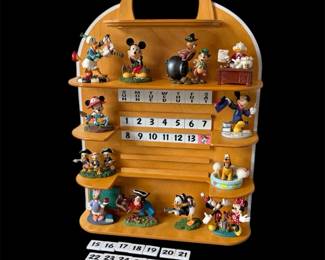 03 Danbury Mint Disney Classic Characters Perpetual Calendar