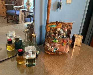 Gone Fishing by Enesco music box