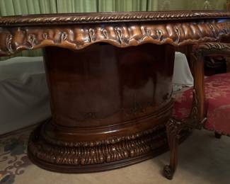 Table base and table top skirtting