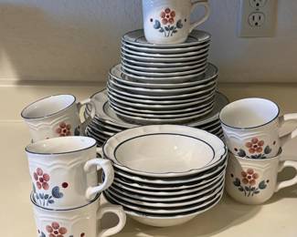 Floral Dish Set  Cumberland Stoneware