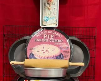 Baking Collection Pies  Cooling Racks