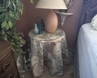 SIDE TABLE AND LAMP
