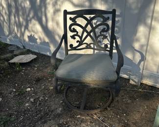 OUTDOOR CAST ALUMINUM SWIVEL ROCKER