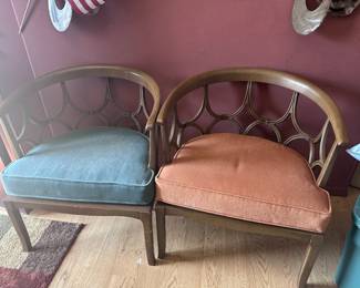 FURNITURE BARREL SHAPED SIDE CHAIRS