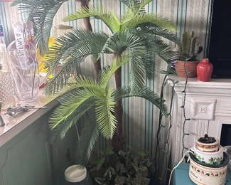 ARTIFICIAL PALM TREE