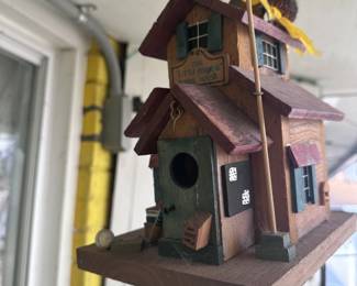 OUTDOOR BIRD HOUSE II
