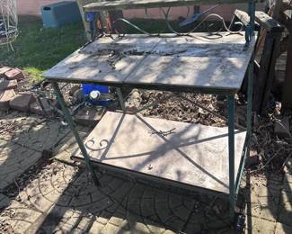 OUTDOOR GARDEN POTTING TABLE