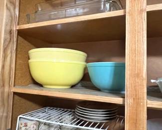 pyrex vintage nesting bowls casserole dishes