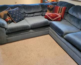PRESALE - GREAT FOR STARTER $100 SECTIONAL WITH SLEEPER....CAN MOVE STRAIGHT OUT GARAGE NO STAIRS