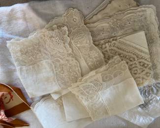 vintage lace napkins...great for weddings