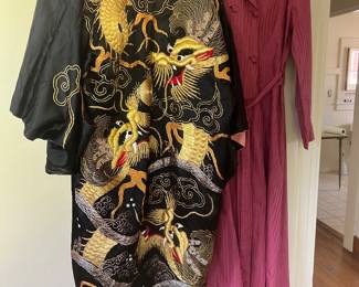 Beautiful vintage Chinese/Japanese Kimono robe..vintage dark pink women's robe...