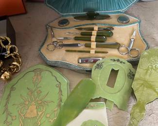 Art Deco Bakelite Manicure (Shagrear & Crocodile