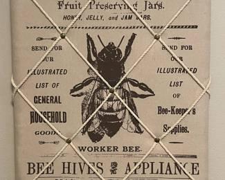 Vintage Style Bee-Themed Wall Memo Board
