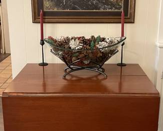 In This Picture: Expanding Leaf-Folding Rectangular Dining Table