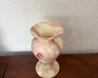 Onyx vase 