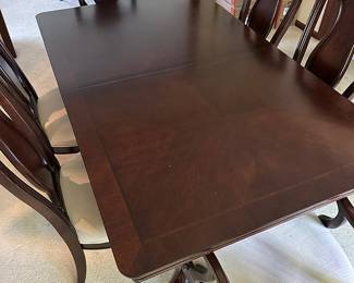 Haverty's Dining Table and 6 Chairs 250.00