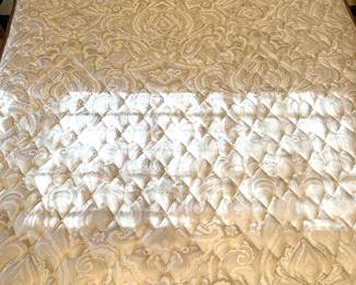 Metal Bed Queen Detail 1