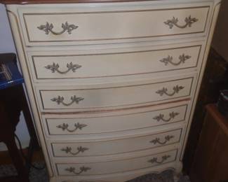 Chest of drawers