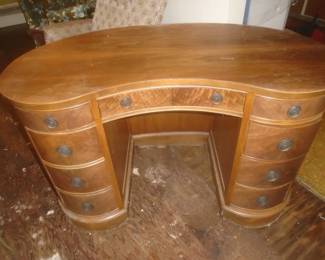 Kidney desk
