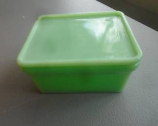 Covered Jadite box