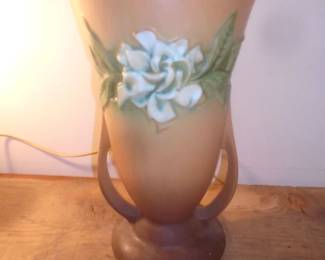 Roseville vase (Gardenia pattern)