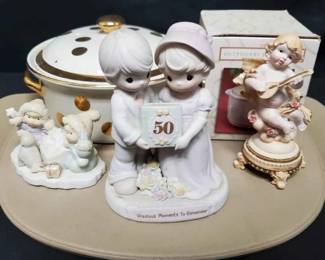 CT234Vintage Halls Casserole Dish And More