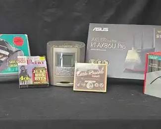 CT256Vintage And Modern Electronics And Movies