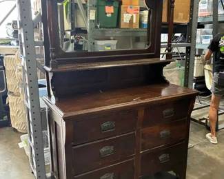 CT218V19Th Century Vanity, Dresser