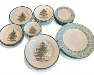 Spode Christmas Dinner Service  Plates  Bowls
