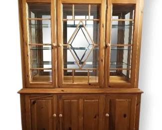 Thomasville China Cabinet With Glass Doors  Side Panels