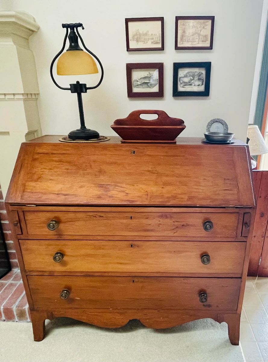 Early American Desk/Secretary