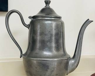 Colonial Pewter Tea/Coffee Pot 