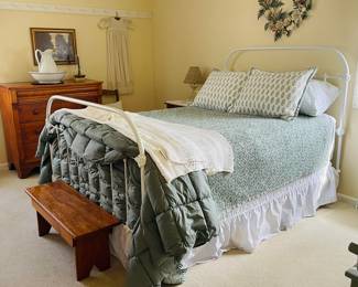 Wrought-Iron Bed/Linens 