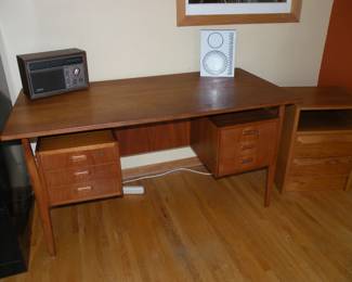 MCM Desk 55x27.5x28.5