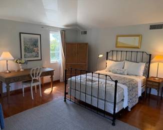 Queen Bed Area Overview