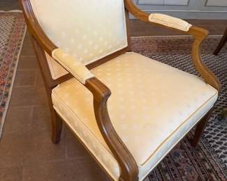 Dining Chair (close)