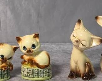 Siamese Cat Salt And Pepper Shakers (2 Sets)